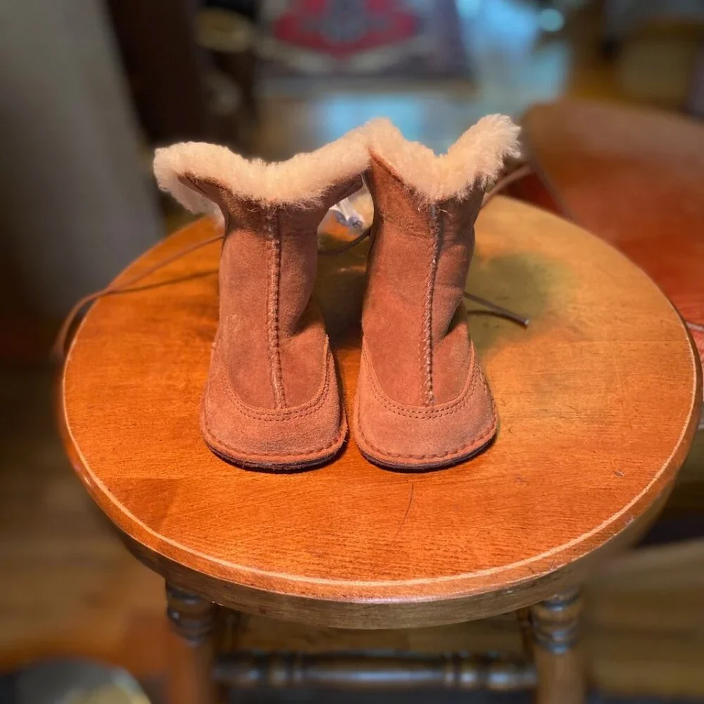 UGG Infant B00 Boots, Chestnut, Size Small